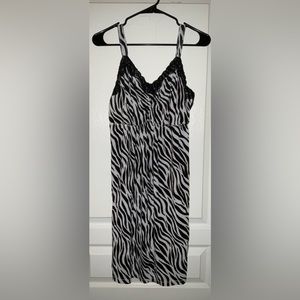 Soma Cool Nights Zebra Print Night Gown/Dress (93% nylon 7% Spandex)